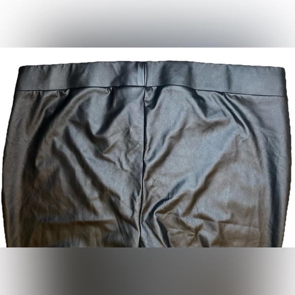 TORRID PLATINUM PREMIUM BLACK FAUX LEATHER QUILTED LEGGINGS SIZE 3 38x26 - Picture 6 of 7